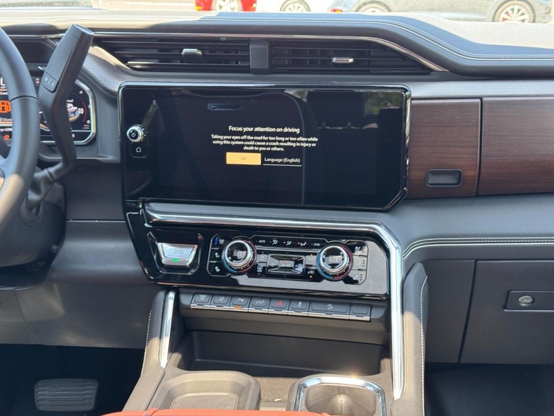 GMC Sierra 2500HD Vehicle Image 08