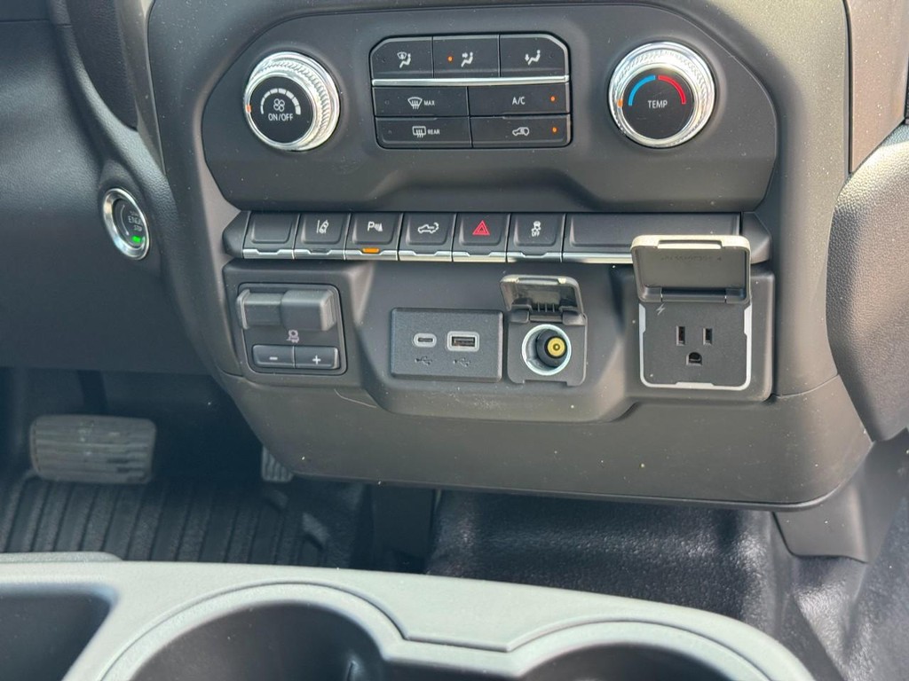 GMC Sierra 3500HD Vehicle Image 09