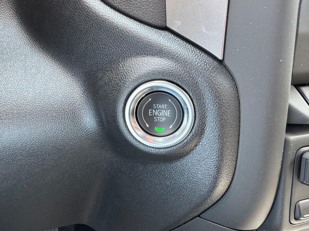 GMC Sierra 3500HD Vehicle Image 12