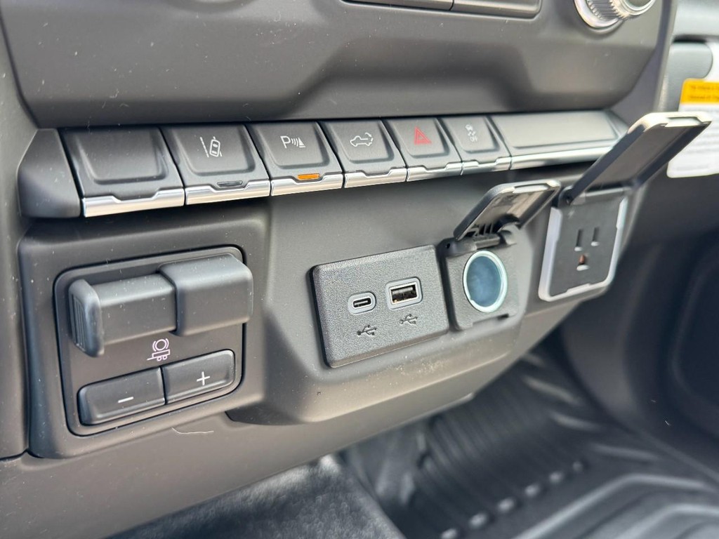 GMC Sierra 3500HD Vehicle Image 13