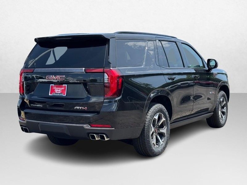 GMC Yukon Vehicle Image 03