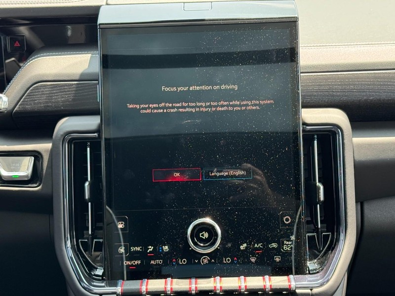 GMC Yukon Vehicle Image 10