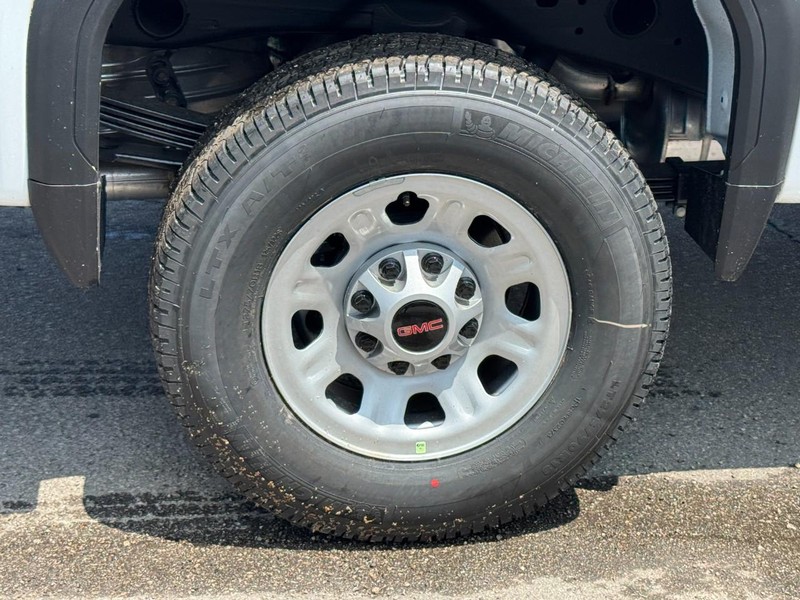 GMC Sierra 2500HD Vehicle Image 04