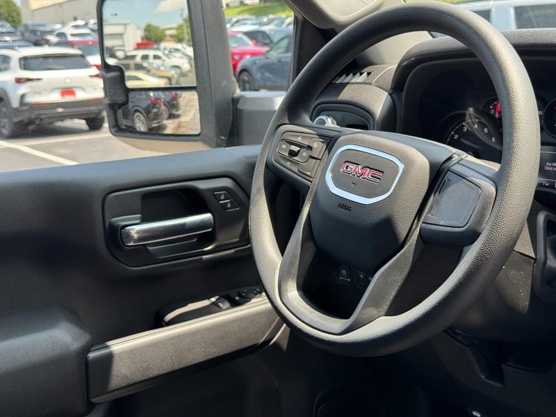 GMC Sierra 2500HD Vehicle Image 07