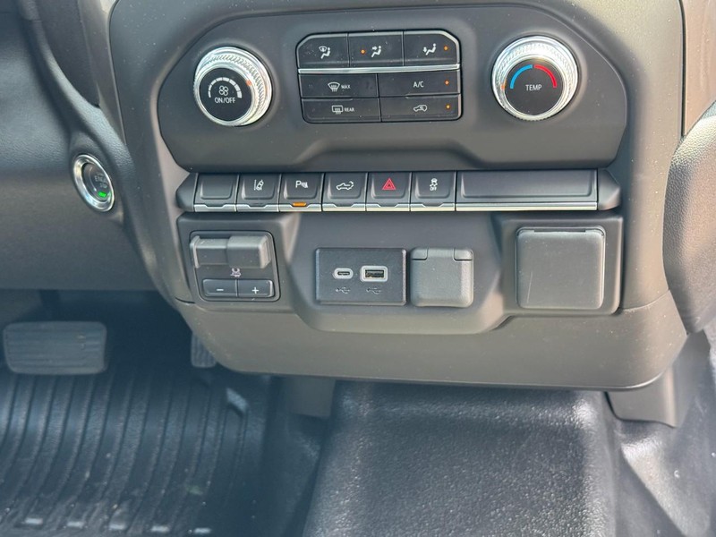 GMC Sierra 2500HD Vehicle Image 09