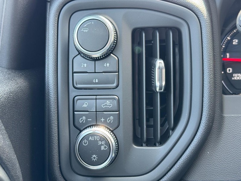 GMC Sierra 2500HD Vehicle Image 10
