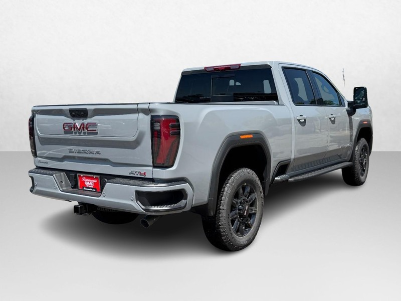 GMC Sierra 2500HD Vehicle Image 03