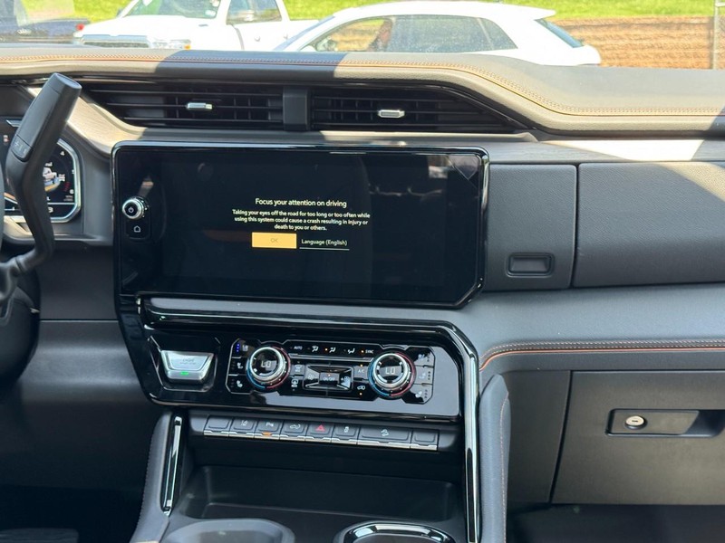 GMC Sierra 2500HD Vehicle Image 08