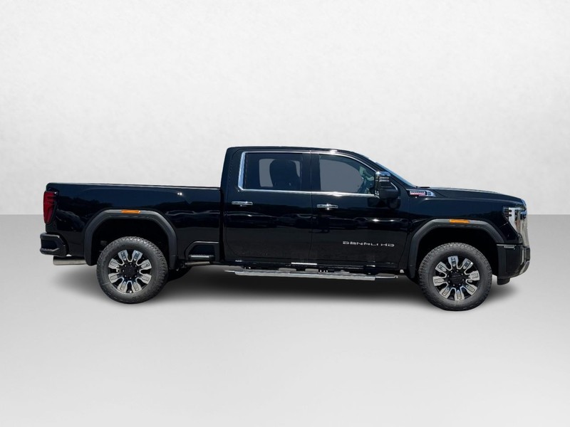 GMC Sierra 2500HD Vehicle Image 02
