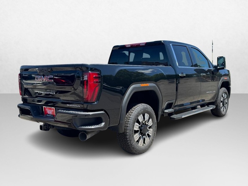 GMC Sierra 2500HD Vehicle Image 03