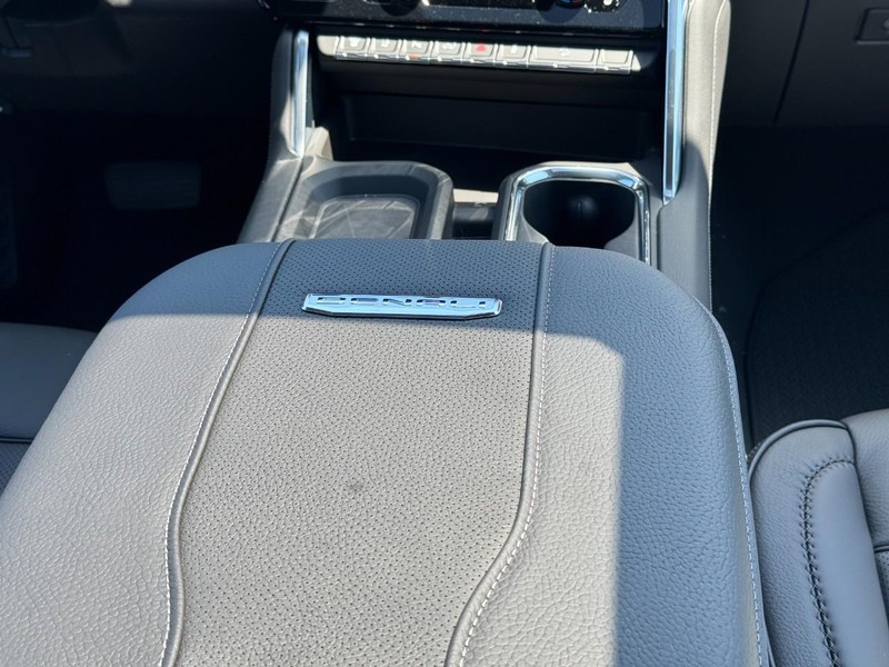 GMC Sierra 2500HD Vehicle Image 09