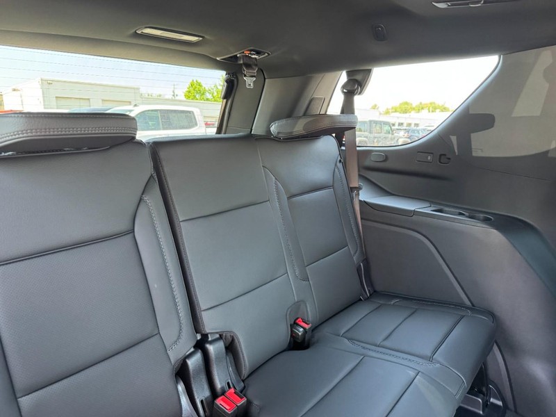 GMC Yukon Vehicle Image 06