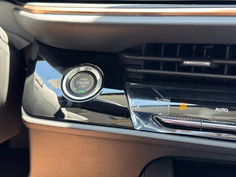 Buick Envision Vehicle Image 12