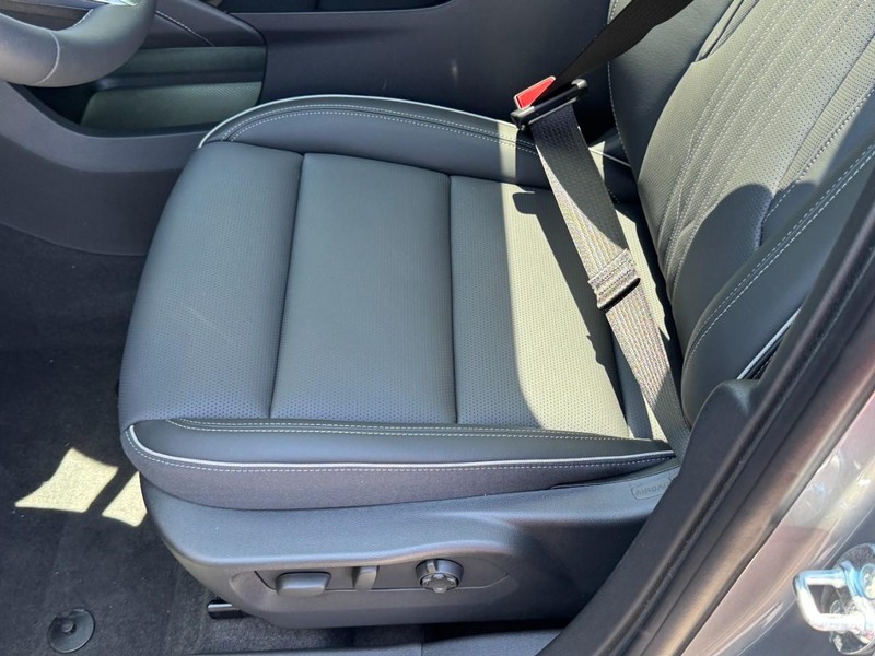 Buick Envision Vehicle Image 15