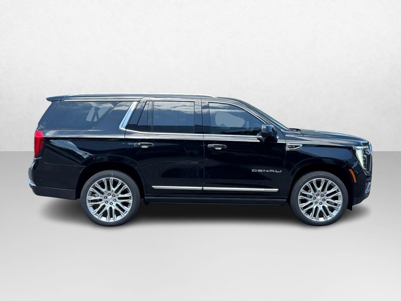 GMC Yukon Vehicle Image 02