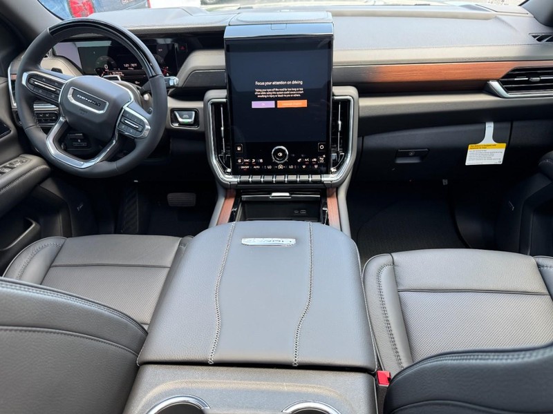 GMC Yukon Vehicle Image 08