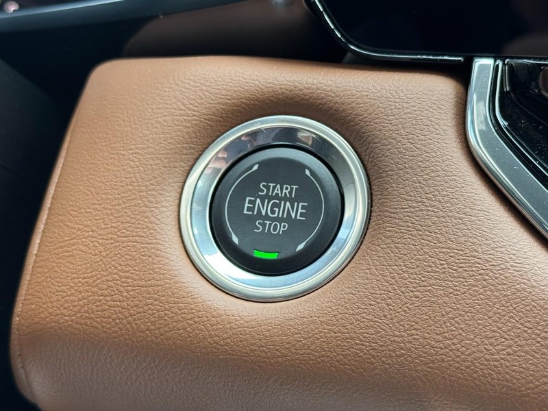 GMC Canyon Vehicle Image 14