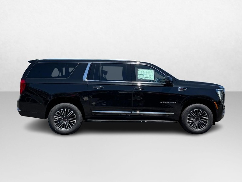 GMC Yukon XL Vehicle Image 02