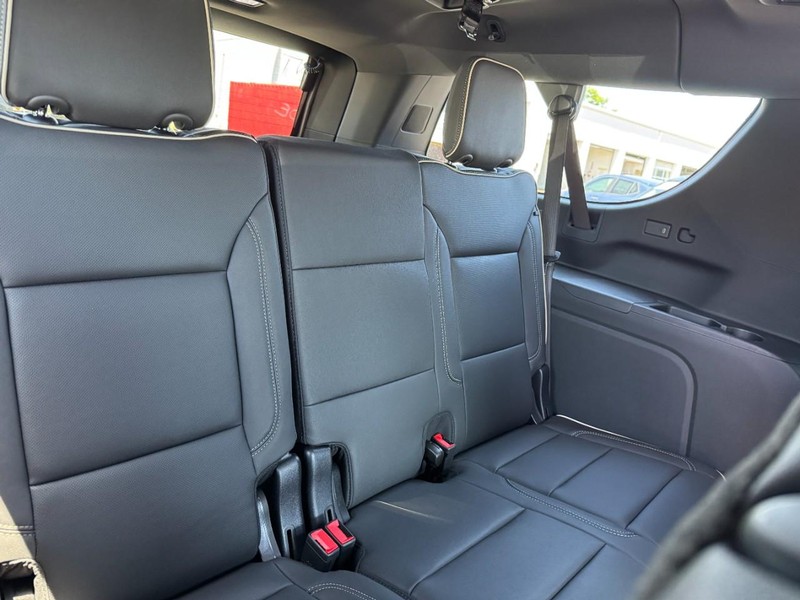 GMC Yukon XL Vehicle Image 07