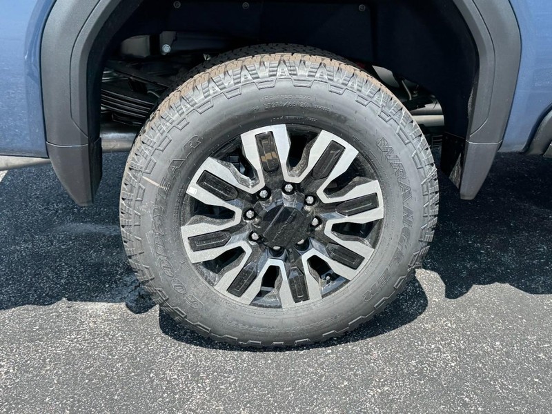 GMC Sierra 2500HD Vehicle Image 04