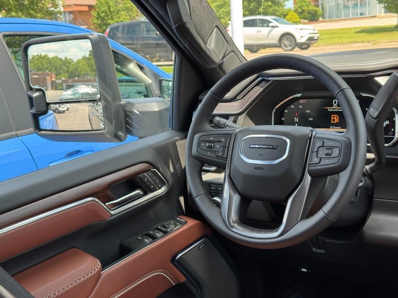 GMC Sierra 2500HD Vehicle Image 07