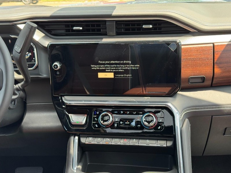 GMC Sierra 2500HD Vehicle Image 08