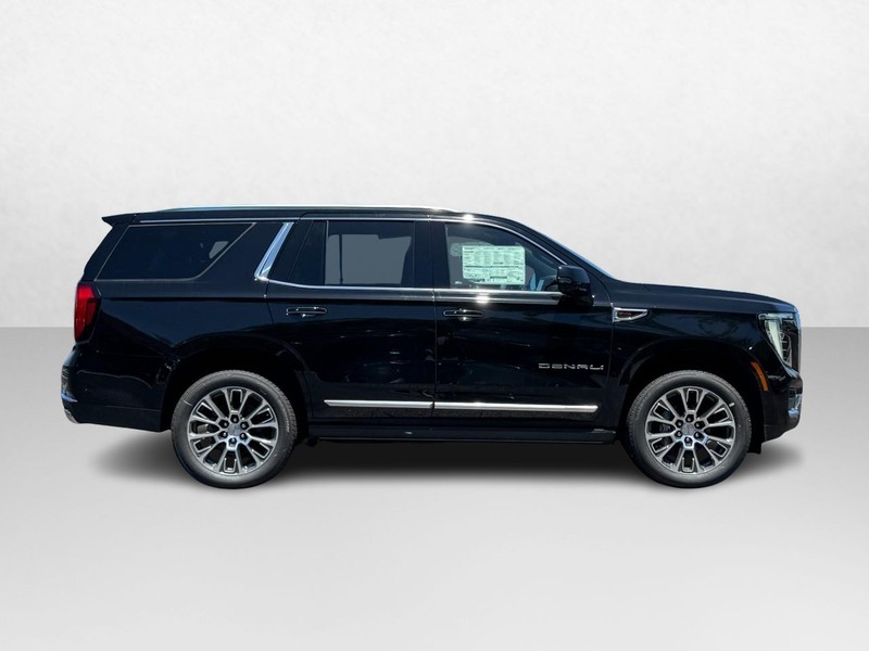 GMC Yukon Vehicle Image 02
