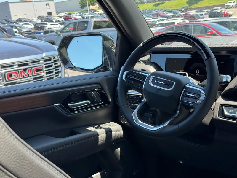 GMC Yukon Vehicle Image 09