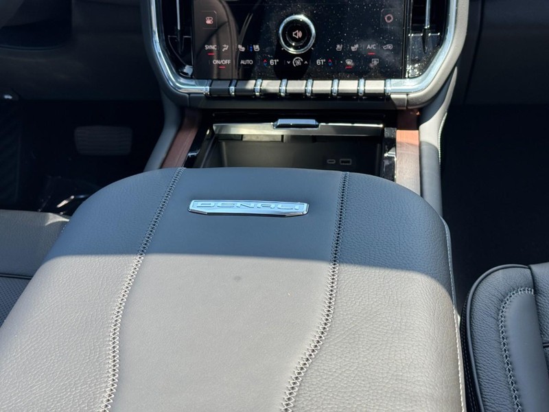 GMC Yukon Vehicle Image 10