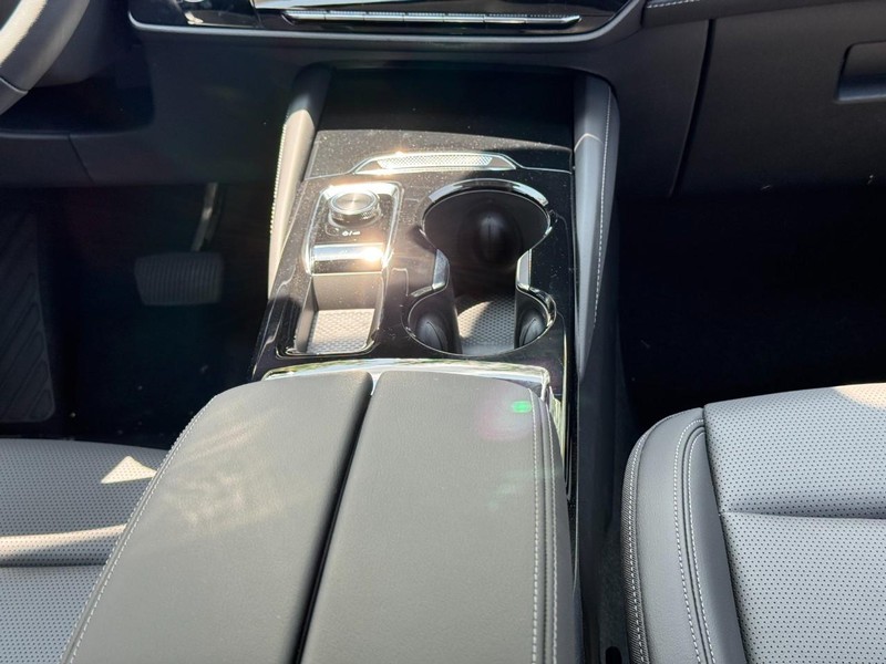 Buick Envision Vehicle Image 09