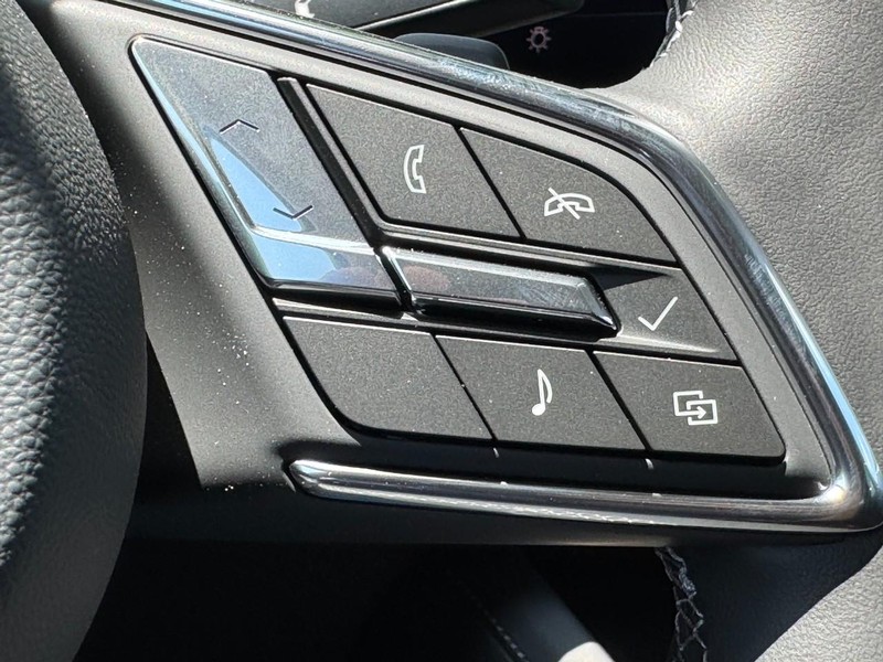 Buick Envision Vehicle Image 11