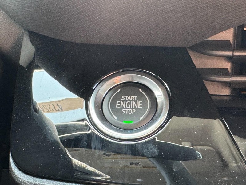 Buick Envision Vehicle Image 12