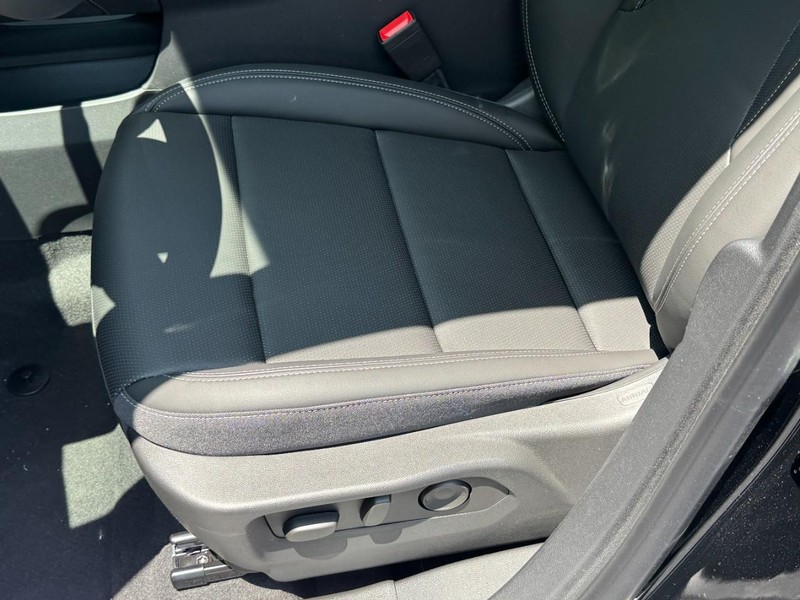 Buick Envision Vehicle Image 15