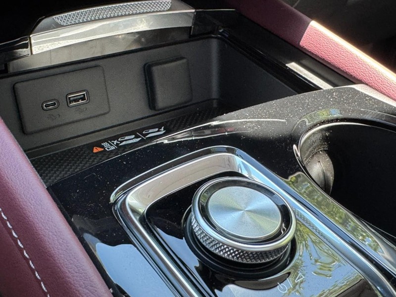 Buick Envision Vehicle Image 13