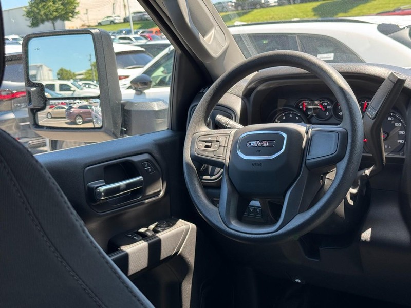 GMC Sierra 2500HD Vehicle Image 07