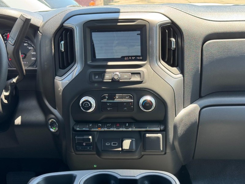 GMC Sierra 2500HD Vehicle Image 08