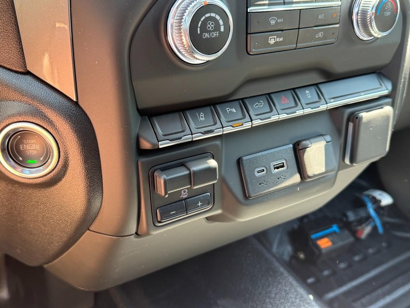 GMC Sierra 2500HD Vehicle Image 12