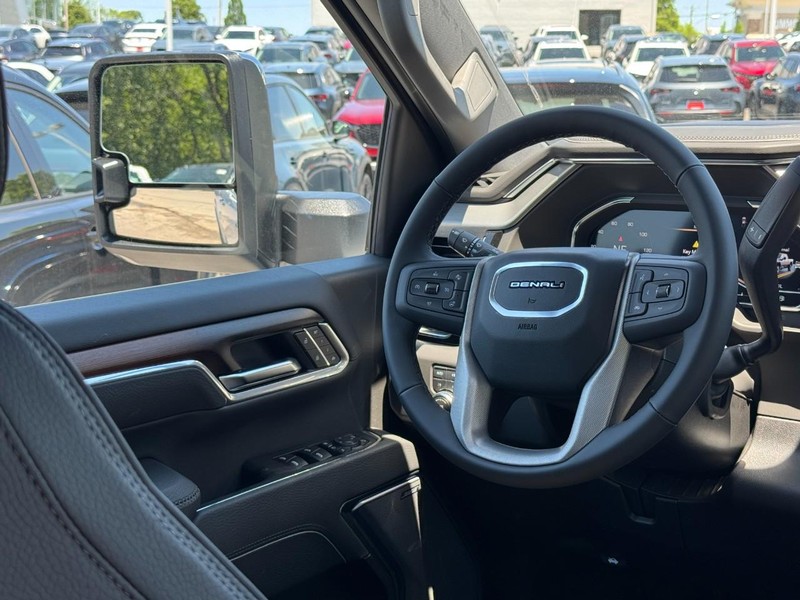 GMC Sierra 2500HD Vehicle Image 07