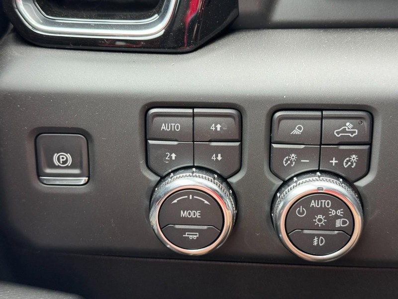GMC Sierra 1500 Vehicle Image 11