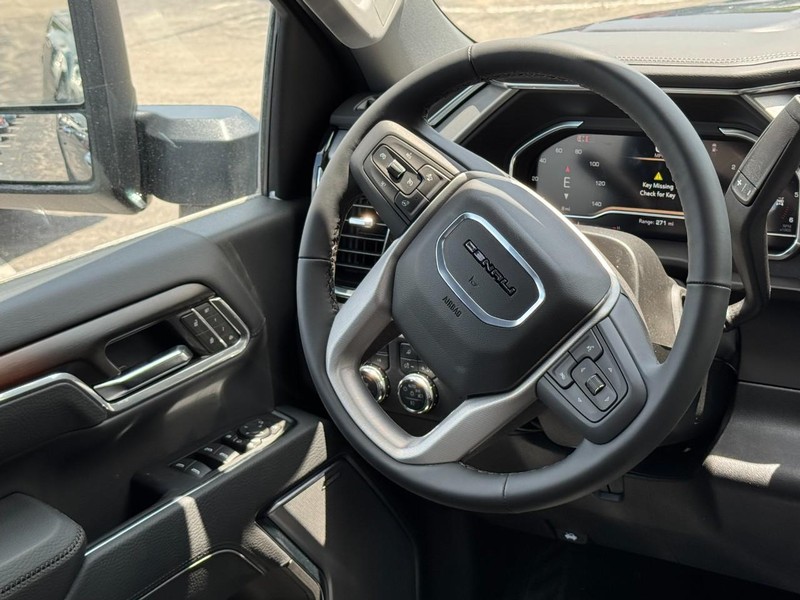 GMC Sierra 2500HD Vehicle Image 07