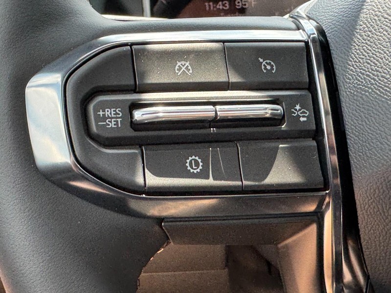 GMC Acadia Vehicle Image 12