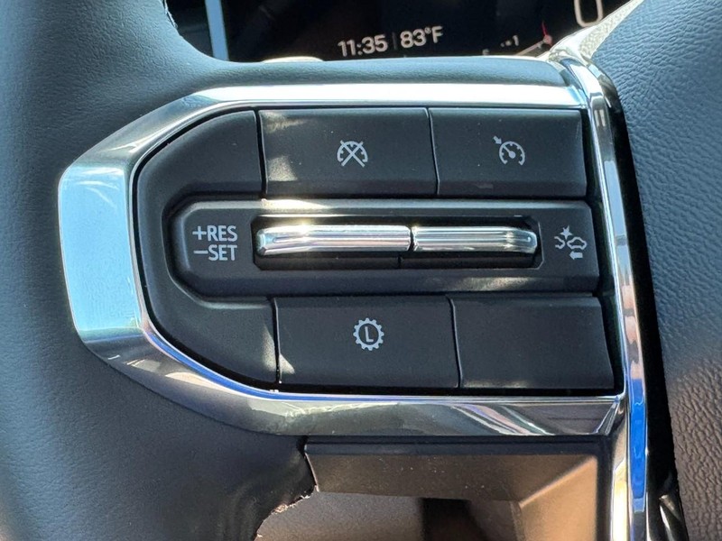 GMC Acadia Vehicle Image 11