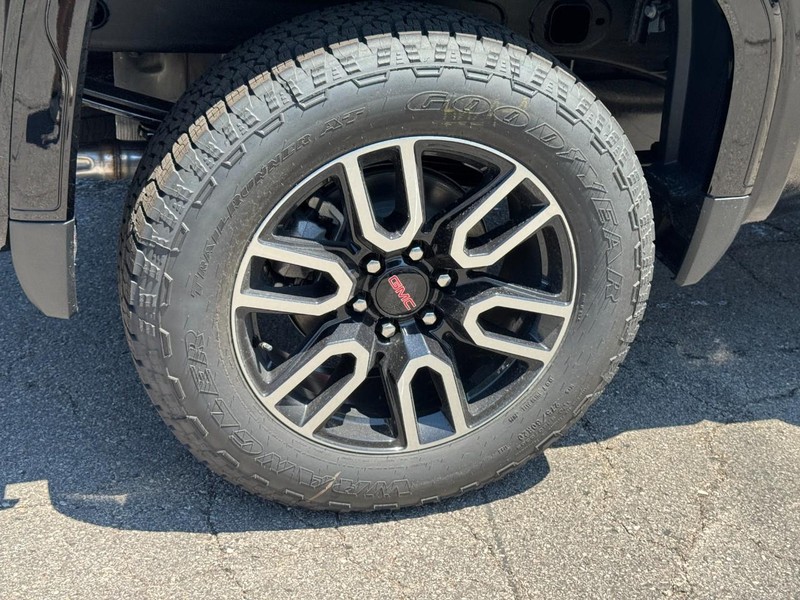 GMC Sierra 1500 Vehicle Image 04