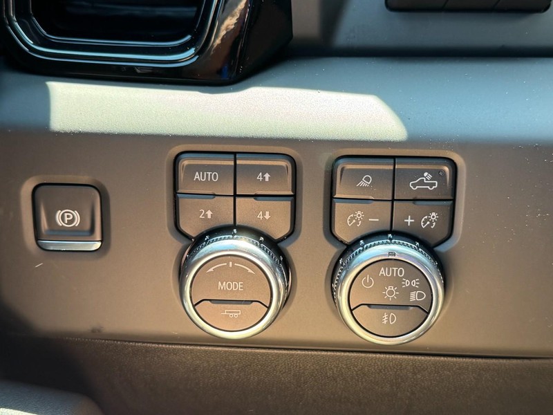 GMC Sierra 1500 Vehicle Image 11