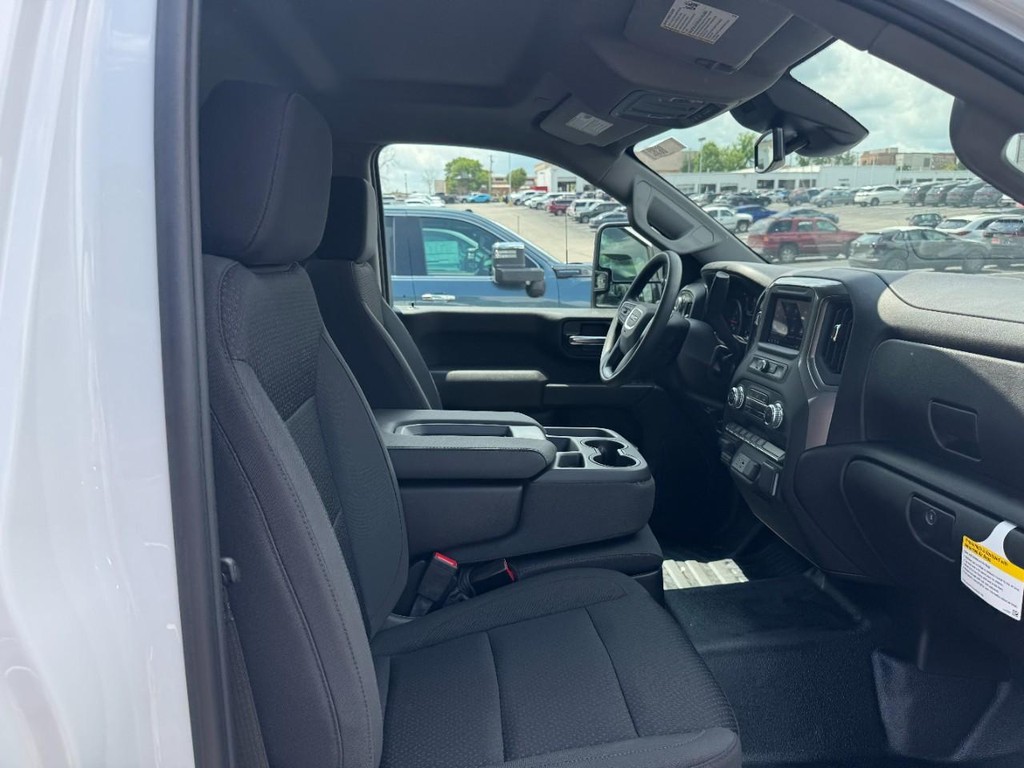 GMC Sierra 3500HD Vehicle Image 05