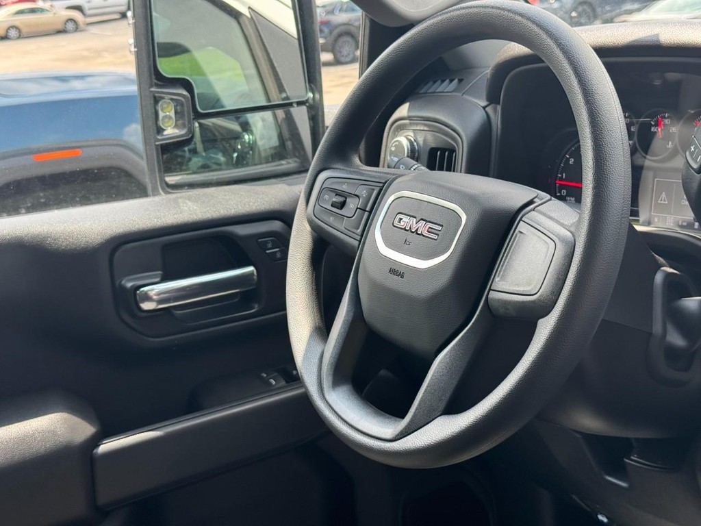 GMC Sierra 3500HD Vehicle Image 07