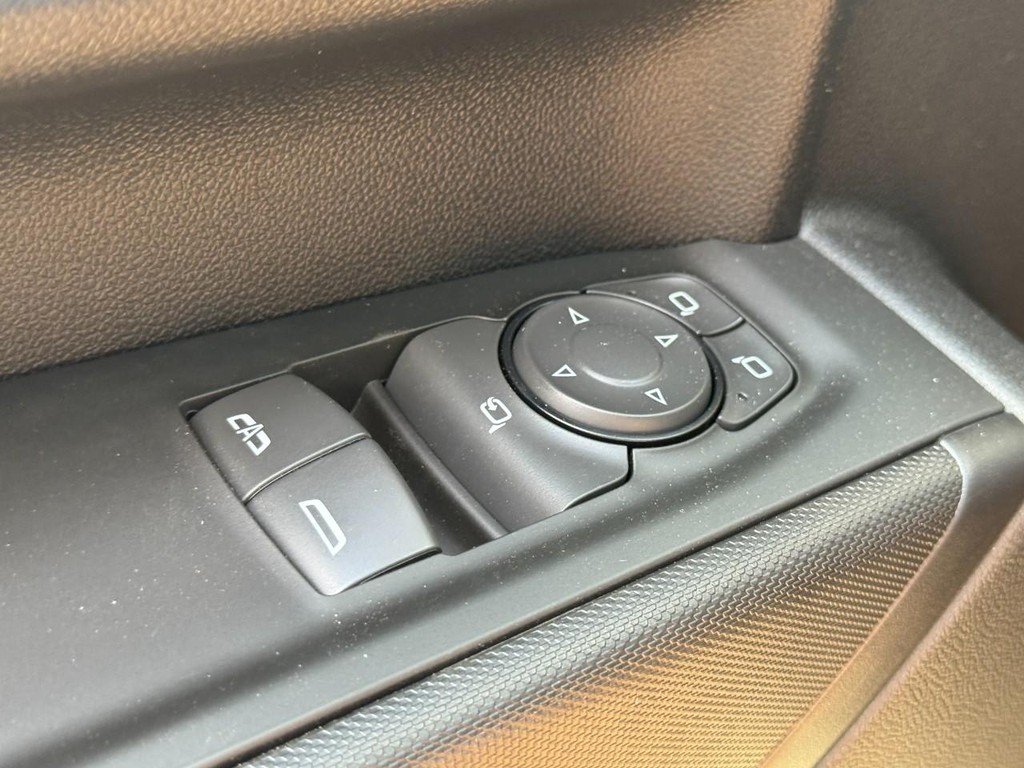 GMC Sierra 3500HD Vehicle Image 15