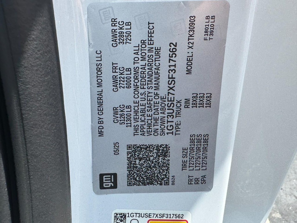 GMC Sierra 3500HD Vehicle Image 17