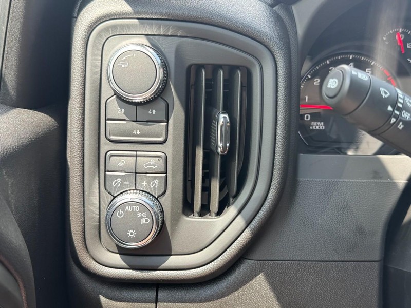 GMC Sierra 3500HD Vehicle Image 11