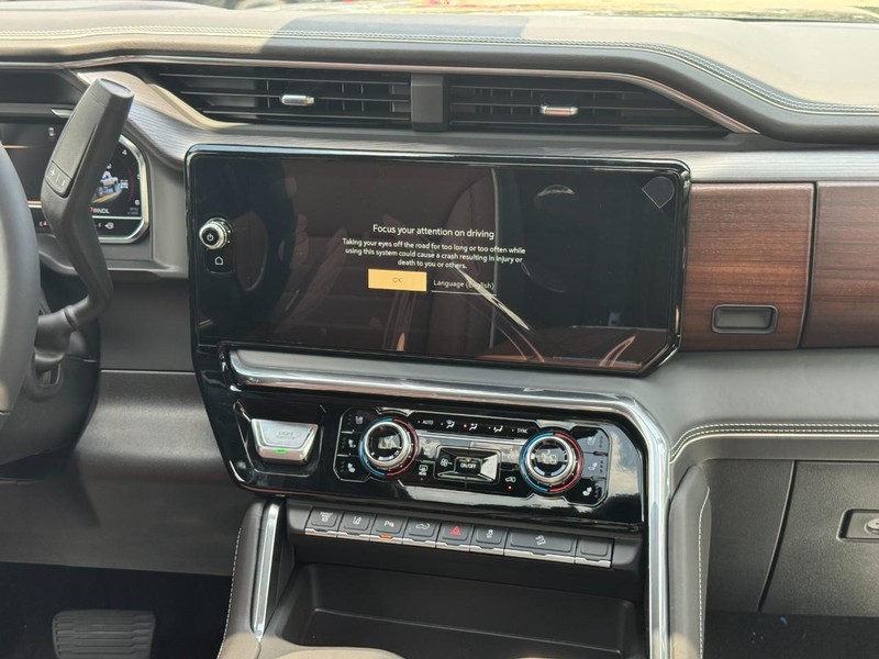 GMC Sierra 2500HD Vehicle Image 08